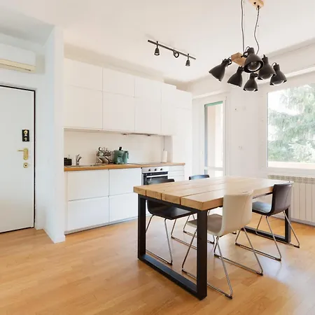Guesthost - Bright And Modern Milán