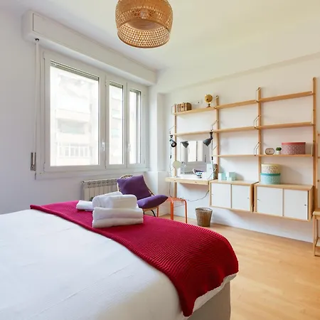 Guesthost - Bright And Modern