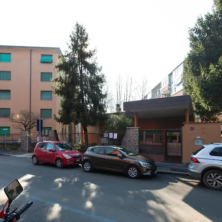 Guesthost - Bright And Modern Milán