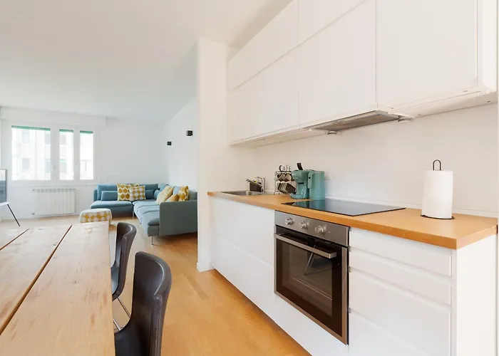 Guesthost - Bright And Modern アパート *