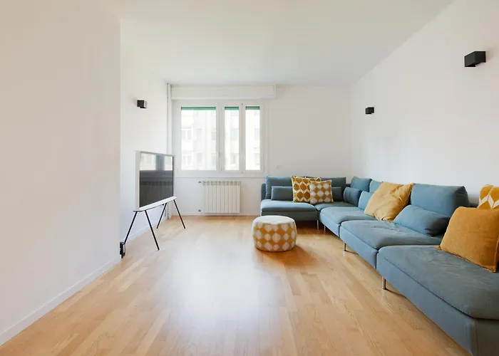 Apartamento Guesthost - Bright And Modern Milão